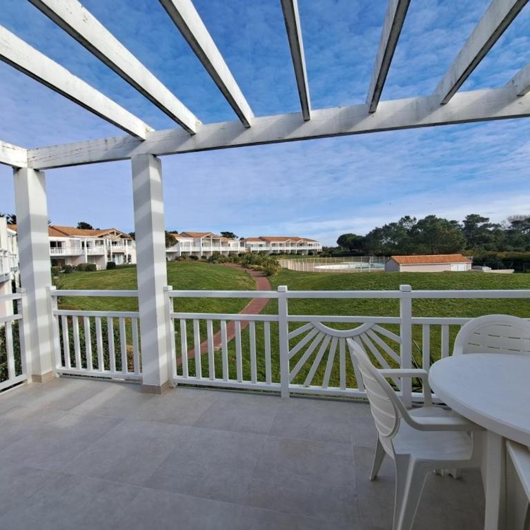 Appartements front de mer 2 piscine chauffées la pironnière Residence de l'estrand - Appartement 1 Chambre - Vue sur Jardin - 4