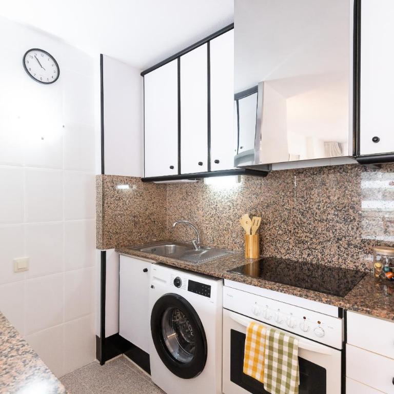 UHC Niza Apartments - Apartamento de 2 dormitorios con vistas a la piscina - 13