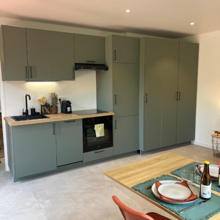 Studio indépendant - Entrée & terrasse privatives - Vue mer - Parking - Chambre Double Deluxe avec Balcon - Vue sur Mer - 11