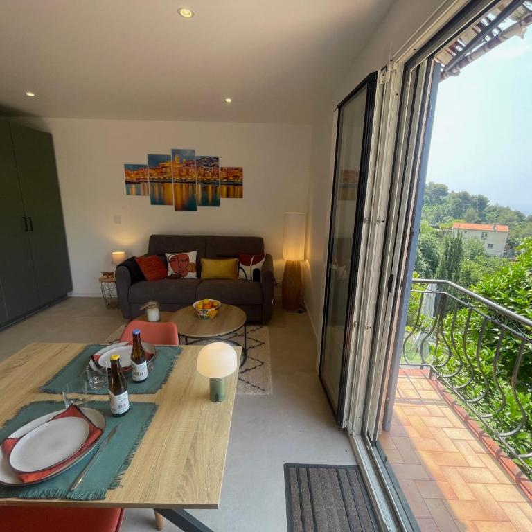 Studio indépendant - Entrée & terrasse privatives - Vue mer - Parking - Chambre Double Deluxe avec Balcon - Vue sur Mer - 5