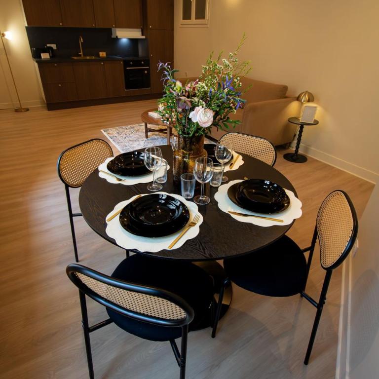 1 Chambre Sacré Cœur - Ascenseur - Calme - Appartement avec Douche - 2