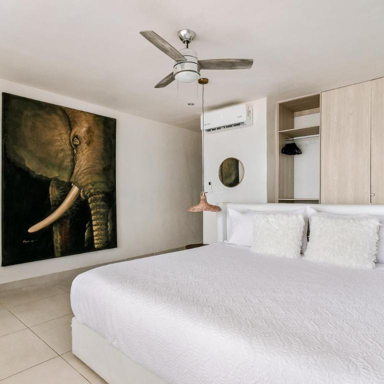 Lullaby of Waves, A Spectacular Escape - One-Bedroom Apartment - 10