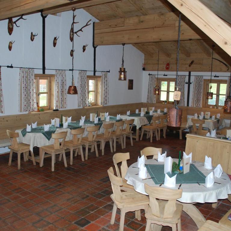Alpengasthof Götschenalm - Familienzimmer (2 Erwachsene + 2 Kinder) - 8