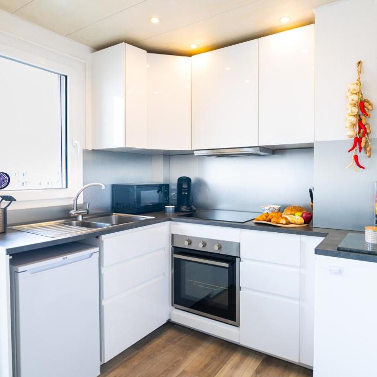 La Loge de la Tour - One-Bedroom Apartment with Balcony - 5