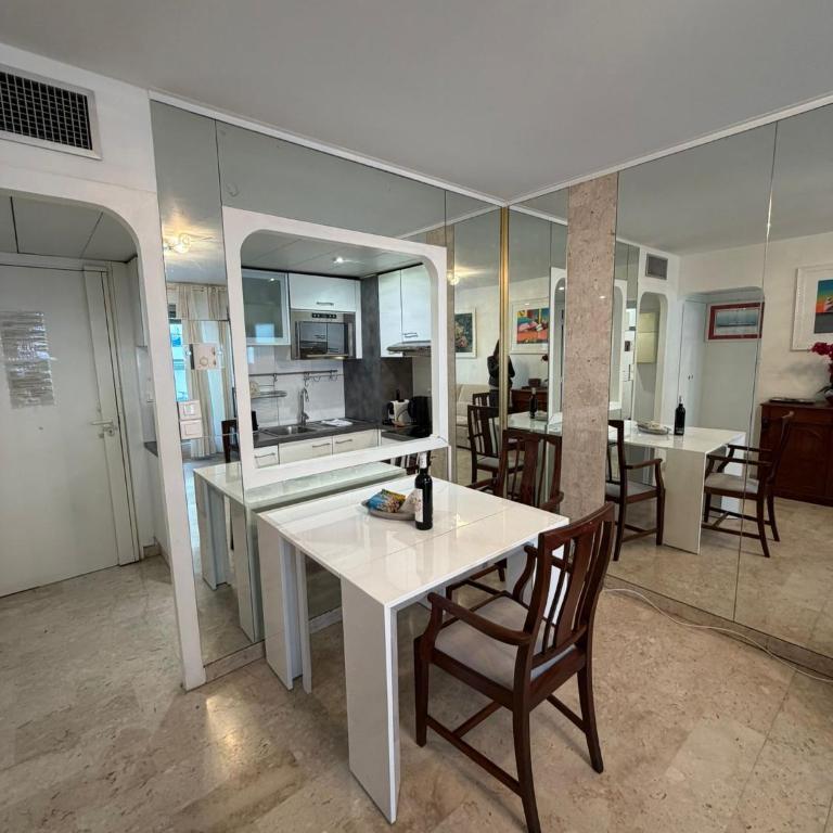 MASSENET VIEW AP4168 Nice, by Riviera Holiday Homes - Appartement - 3