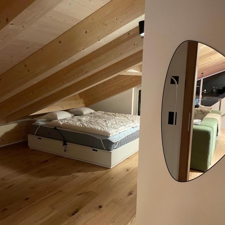 The Fam - Four-Bedroom Luxury Apartment - 10