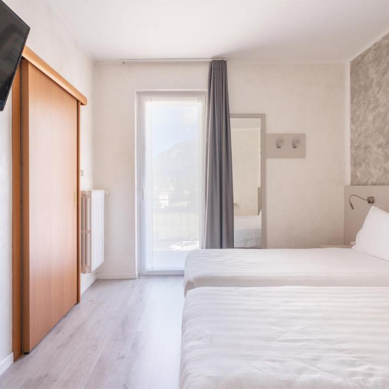 Hotel Angelini - Doppelzimmer mit Balkon und Bergblick - 1