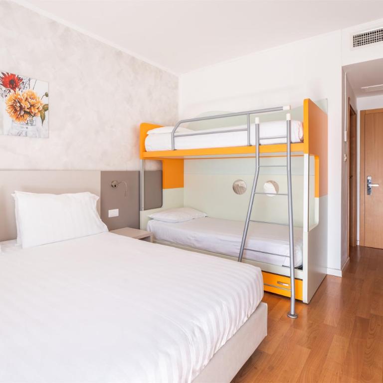 Hotel Angelini - Doppelzimmer mit Balkon und Poolblick - 1