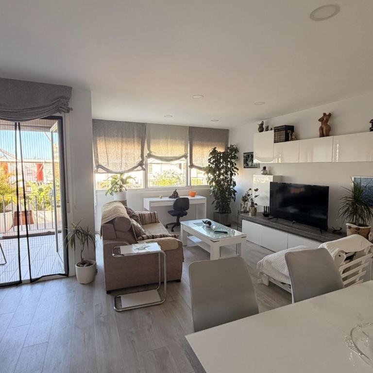 Apartamentos Condal - Dúplex o Planta Baja con Jacuzzi & BBQ - Apartamento - Planta baja - 1