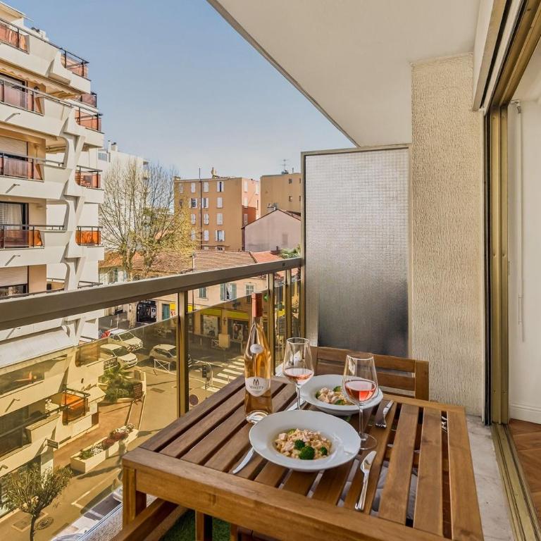 T2 Clim - 3 min plages & Balcon -4P Juan-Les-Pins - Apartamento de 1 dormitorio - 12