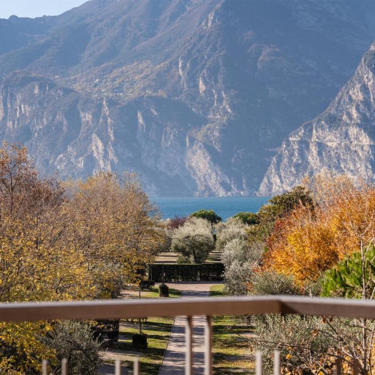 Hotel Angelini - Doppelzimmer mit Balkon und Seeblick - 14