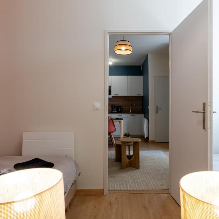 Le Jardin Secret - 9 min sanctuaires - Rénové & équipé - Calme sur Cour - 4 couchages - Appartamento con 2 Camere da Letto - 25