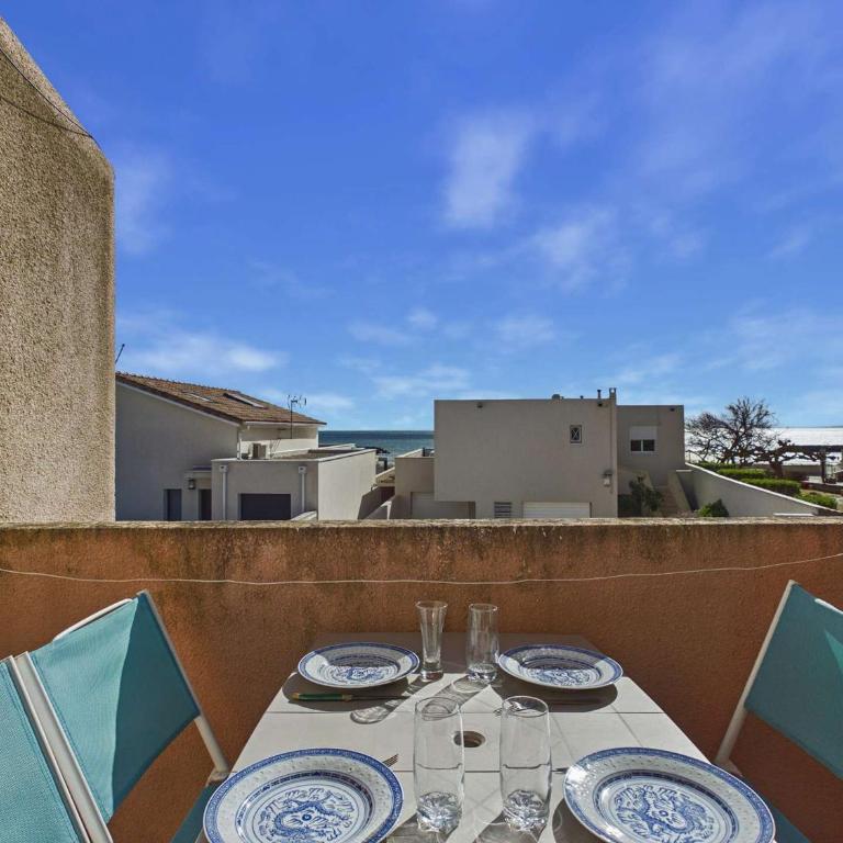 Appartement T2 à 150 m de la plage avec terrasse et parking privé - One-Bedroom Apartment - 1