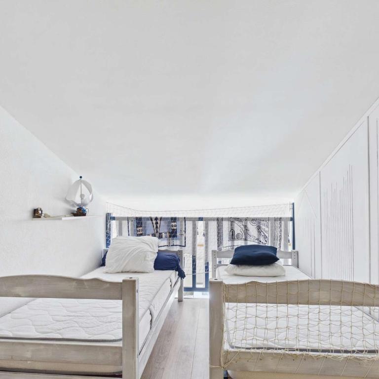 Appartement T2 à 150 m de la plage avec terrasse et parking privé - One-Bedroom Apartment - 10