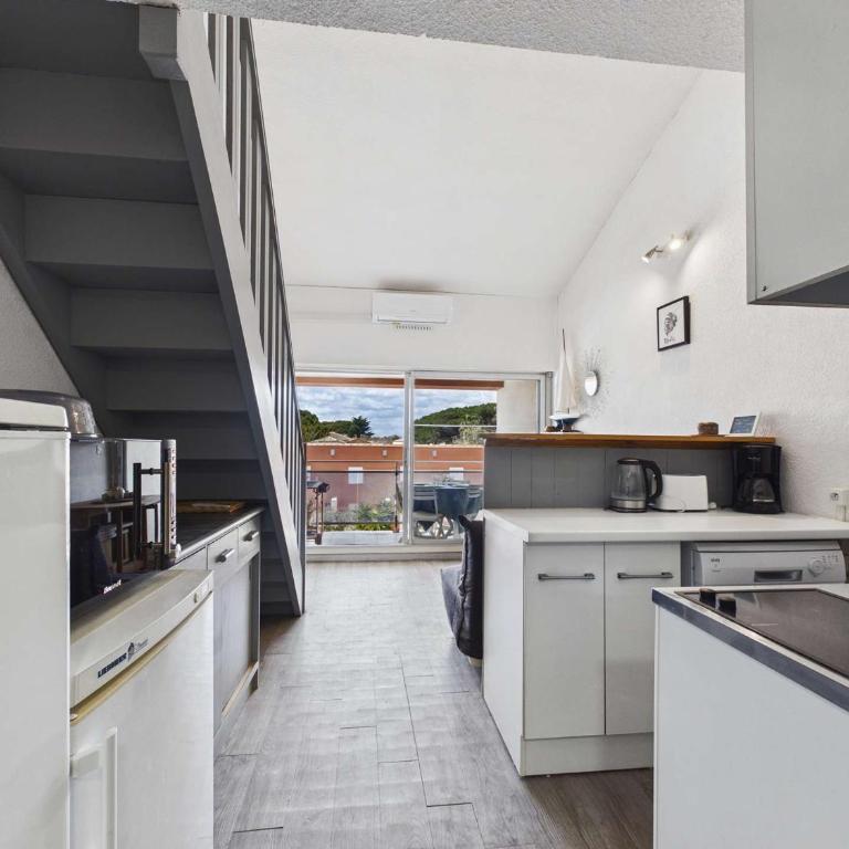Appartement climatisé 2 pièces à 160m de la plage avec terrasse, parking privé et proche commerces - Appartamento con 1 Camera da Letto - 11