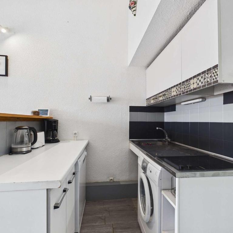 Appartement climatisé 2 pièces à 160m de la plage avec terrasse, parking privé et proche commerces - Appartamento con 1 Camera da Letto - 15