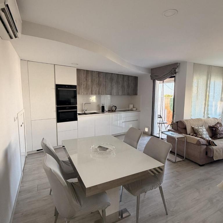 Apartamentos Condal - Dúplex o Planta Baja con Jacuzzi & BBQ - Apartamento - Planta baja - 5