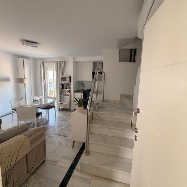 Apartamentos Condal - Dúplex o Planta Baja con Jacuzzi & BBQ - Dúplex - 2