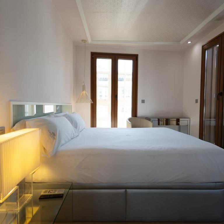 Casas Reais Boutique - Deluxe Double Room with Balcony or Gallery - 21