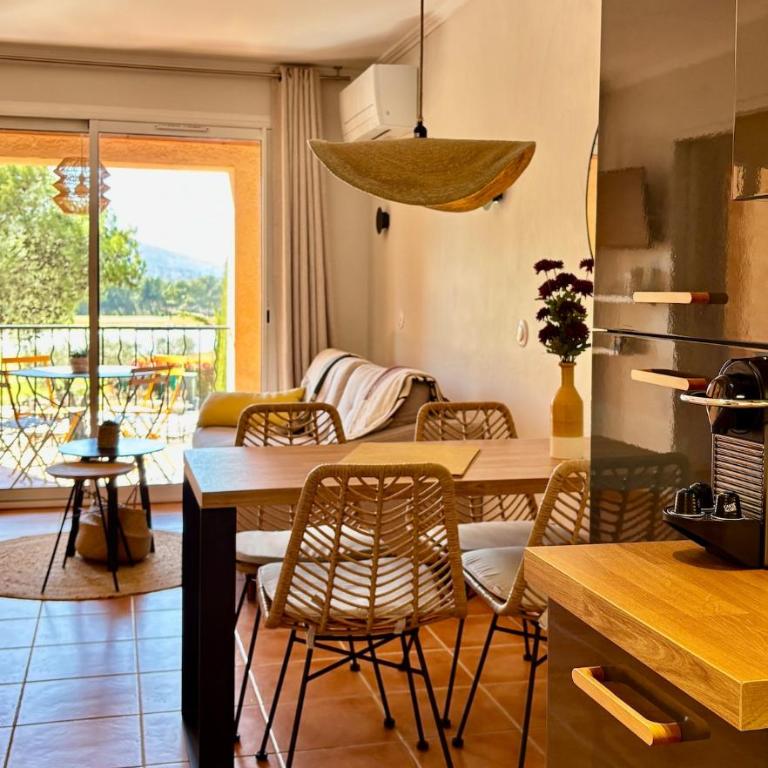 appartement cosy vue sur le golf de Pont Royal en Provence - Appartement 1 Chambre - 10