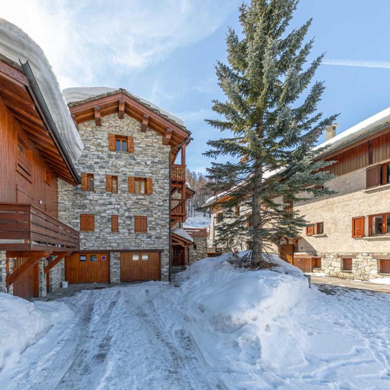 Appartement-chalet de standing avec cheminée et hammam, idéalement situé sur le front de neige de Val d'Isère - FR-1-694-9 - Appartement - 21