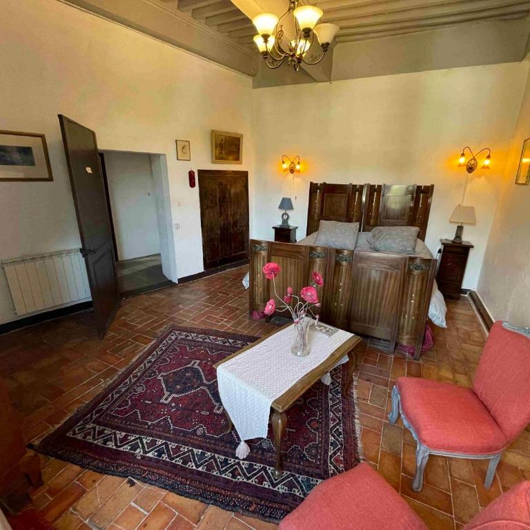 Château de Rosans - Chambre Lits Jumeaux - Vue sur Montagne - 7