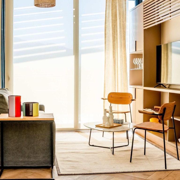 HOM I La Dehesa I Ideal 4 Personas I Parking I AC I PLD 02 - Apartment - 24