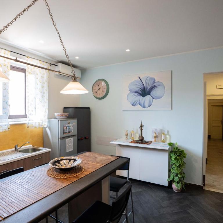 Casa Alcalà Deluxe - Four-Bedroom Apartment - 3