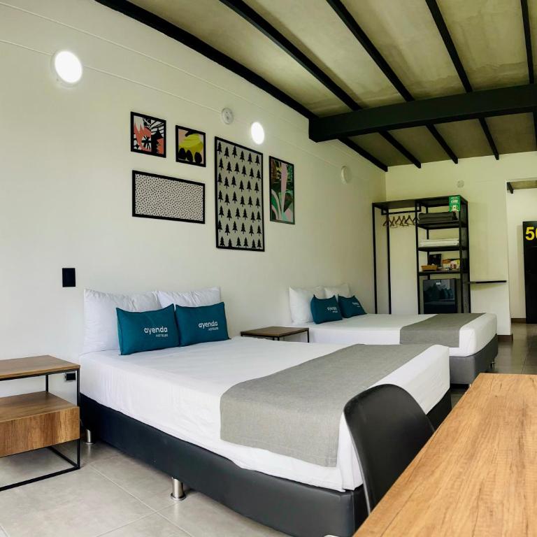 Loft 32 Medellín Living - Habitación cuádruple - 2