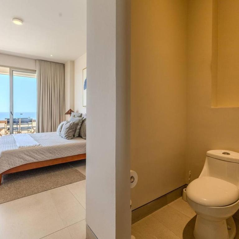 Waterfront condo with pool & gym access - Apartamento de 3 dormitorios - 13