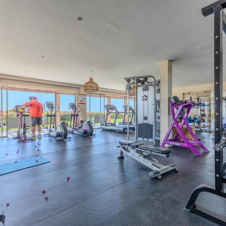 Waterfront condo with pool & gym access - Apartamento de 3 dormitorios - 39