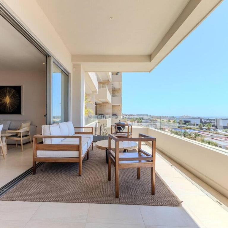 Waterfront condo with pool & gym access - Apartamento de 3 dormitorios - 40