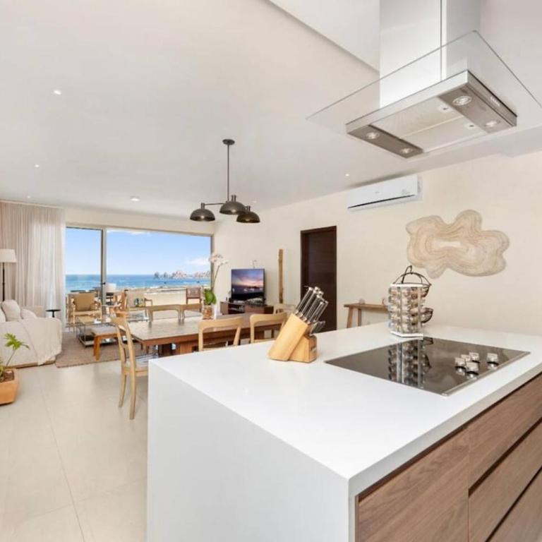 Waterfront condo with pool & gym access - Apartamento de 3 dormitorios - 43