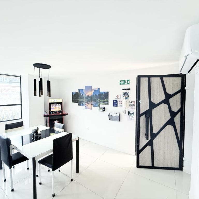 2 bedroom apartment - one block from Lleras park, P1 - Two-Bedroom Apartment - 5