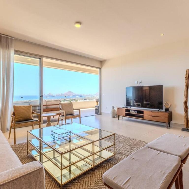 Waterfront condo with pool & gym access - Apartamento de 3 dormitorios - 59