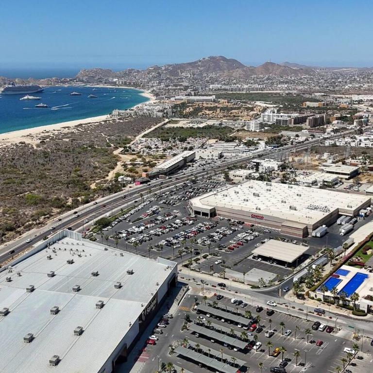 Waterfront condo with pool & gym access - Apartamento de 3 dormitorios - 64