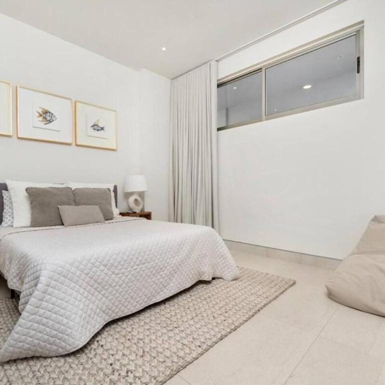 Waterfront condo with pool & gym access - Apartamento de 3 dormitorios - 67