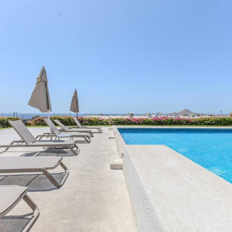 Waterfront condo with pool & gym access - Apartamento de 3 dormitorios - 70
