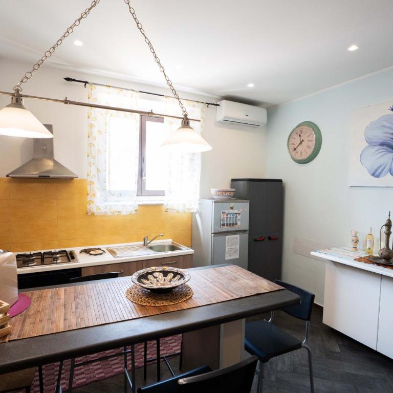 Casa Alcalà Deluxe - Four-Bedroom Apartment - 29