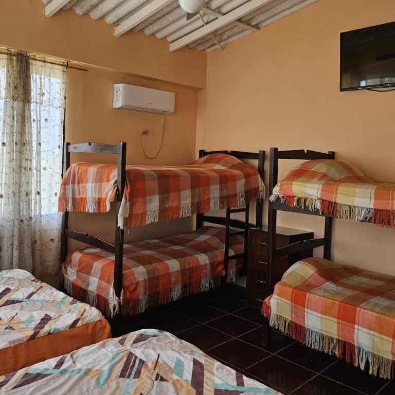 Hostal Haziel - Superior Family Room - 5