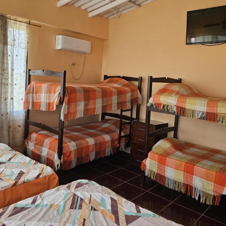 Hostal Haziel - Superior Family Room - 6