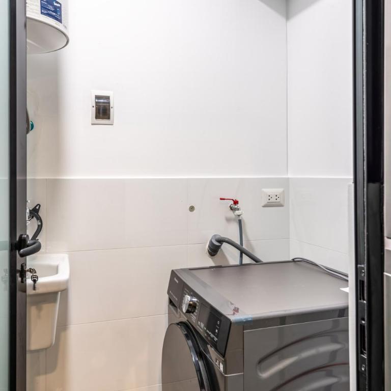 Modern Benavides 707 Residences by Geko - Two-Bedroom Standard Apartment - 4