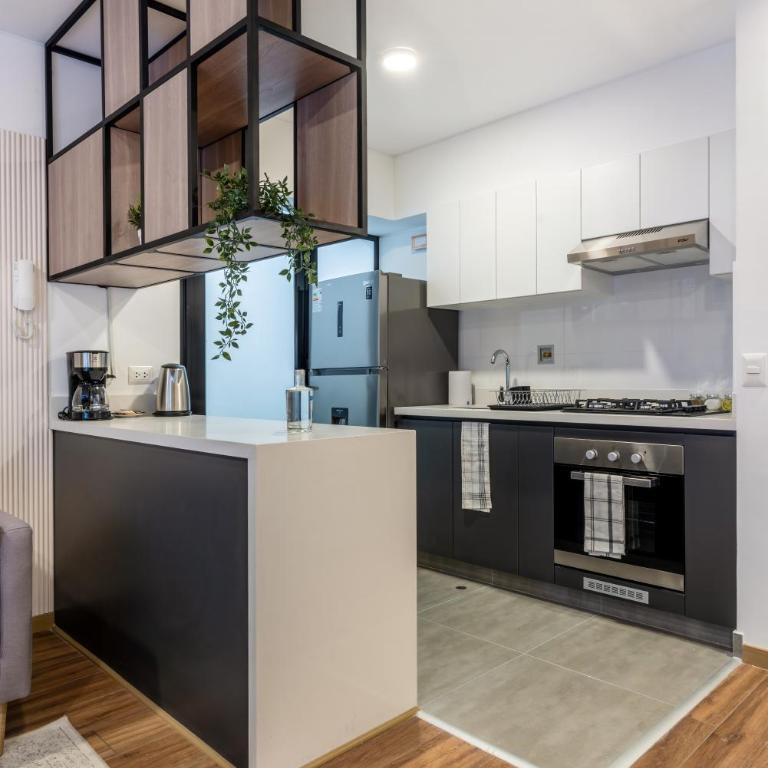 Modern Benavides 707 Residences by Geko - Two-Bedroom Standard Apartment - 9