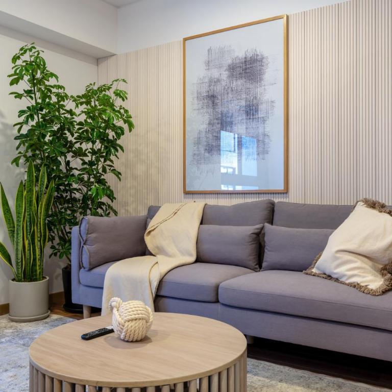 Modern Benavides 707 Residences by Geko - Two-Bedroom Standard Apartment - 13