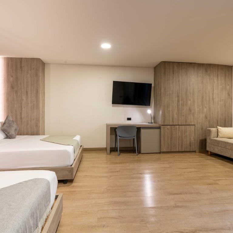 Hotel Time Oclock - Habitación Cuádruple Deluxe - 7