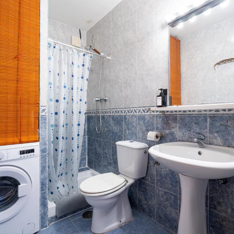 Charming Malaga Stay: Walk to Top Sights - Apartamento - 15