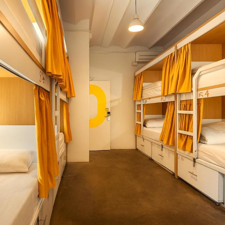 The Loft House Barcelona - Bed in 8-Bed Female Dormitory Room - 1