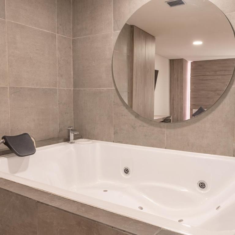 Hotel Time Oclock - Suite Grande - 11