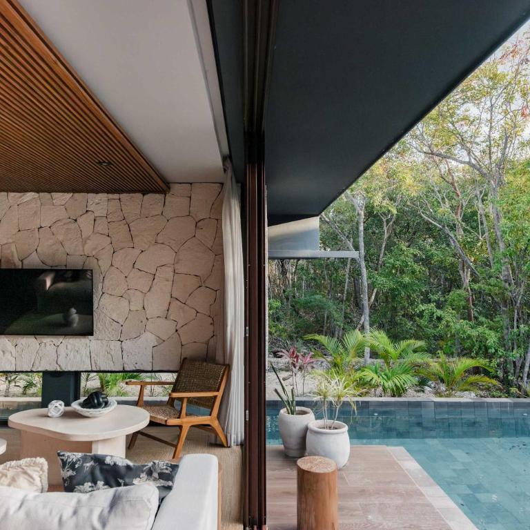 Luxury Jungle Villa with Private Pool & Jacuzzi - Villa - 10