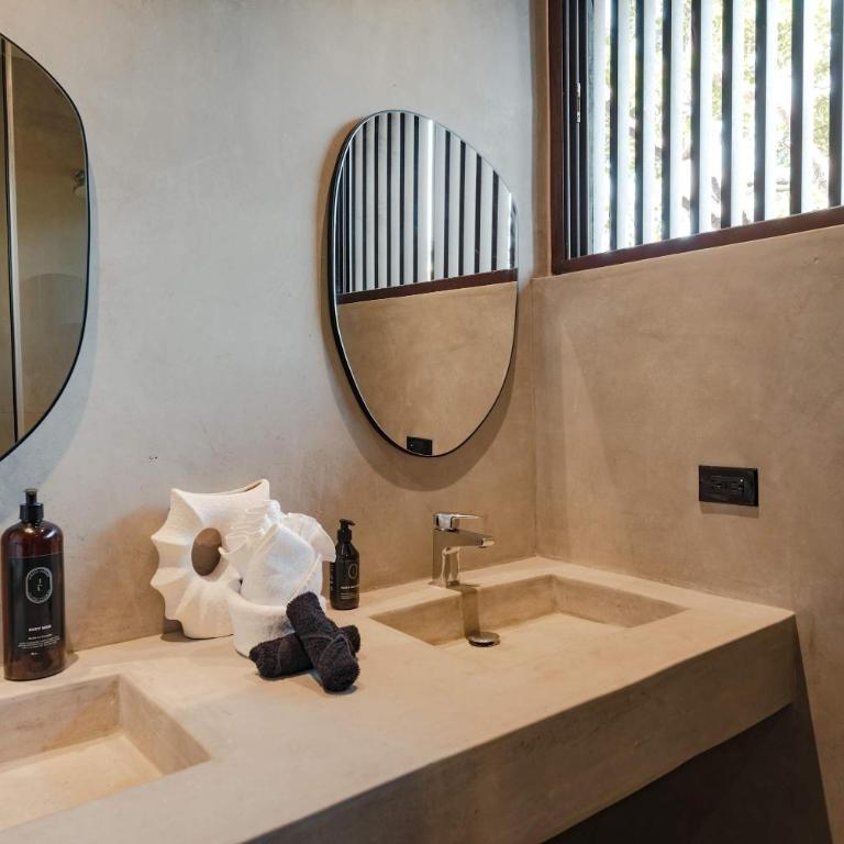Luxury Jungle Villa with Private Pool & Jacuzzi - Villa - 22